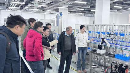 揚(yáng)州經(jīng)濟(jì)技術(shù)開(kāi)發(fā)區(qū)科技局李俊副局長(zhǎng)一行訪問(wèn)機(jī)械工程學(xué)院，共促工程與技術(shù)研究發(fā)展